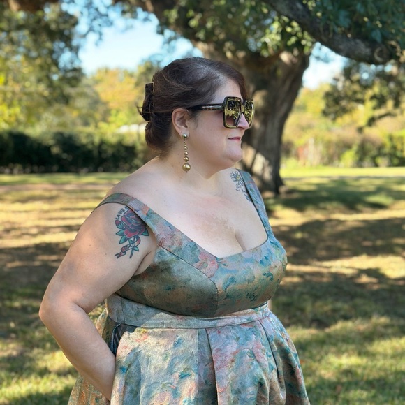 Azazie Elegant Green and Gold Midi Dress - Picture 3 of 4